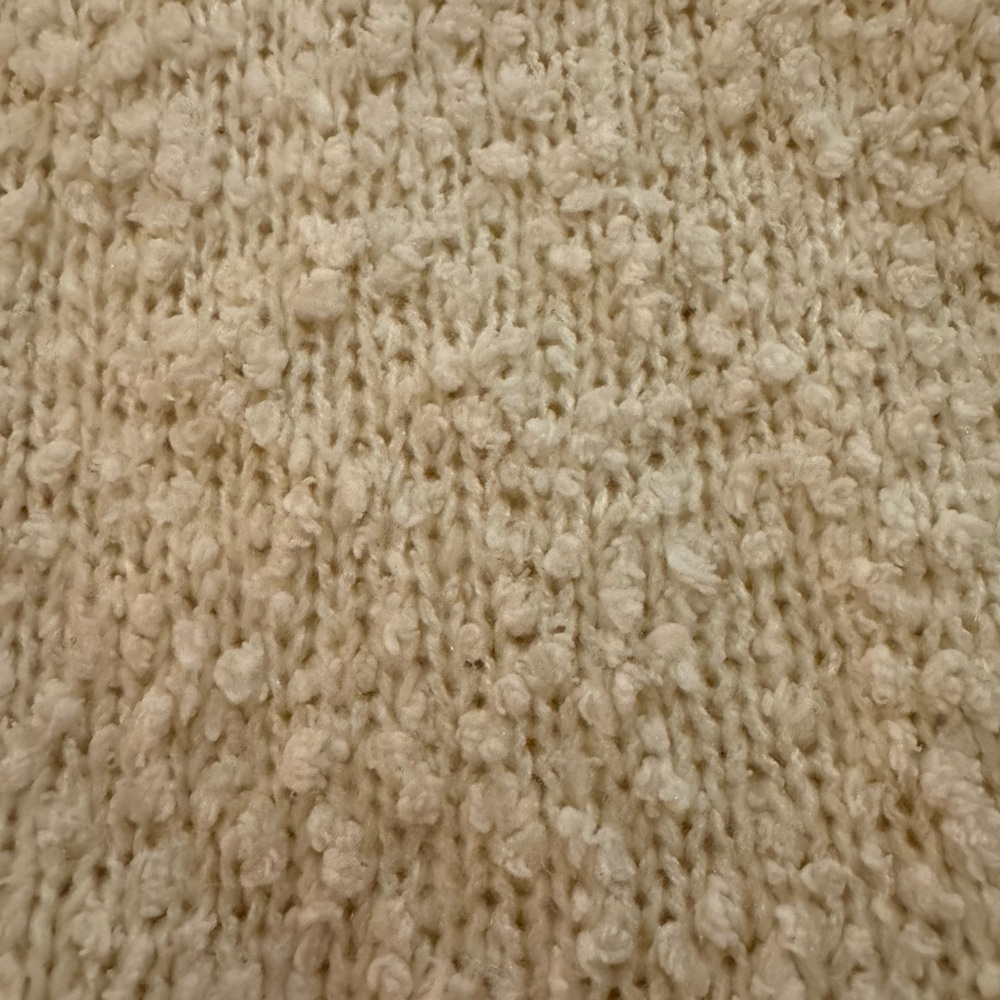 Abercrombie & Fitch Ultra Soft Texturex White V-Neck Sweater - Picture 4 of 7